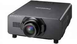Proyector Panasonic PT-DW17KU para grandes recintos de 3 chips DLP